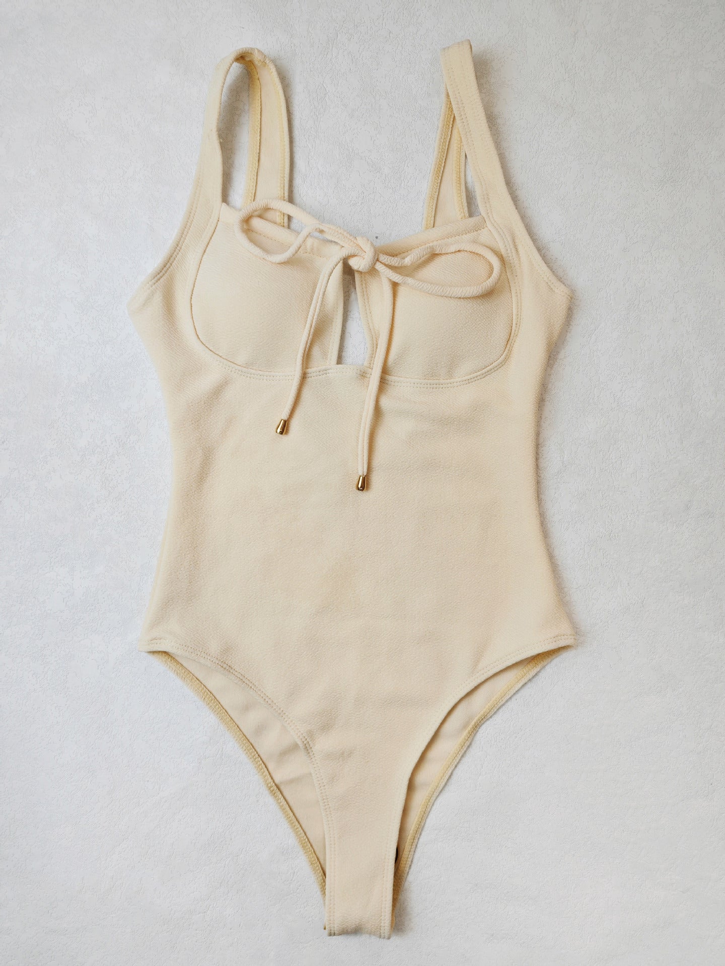 Solid Color One Piece Swimsuit With Sleek Minimalist Design