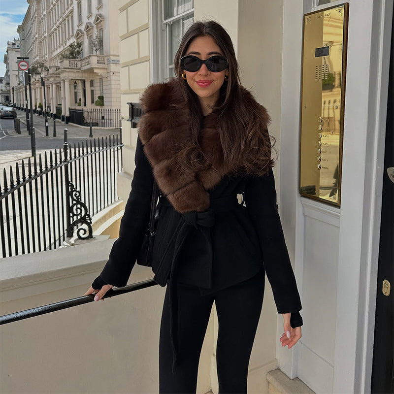 Simple Versatile Faux Fur Collar Coat With Tailored Fit