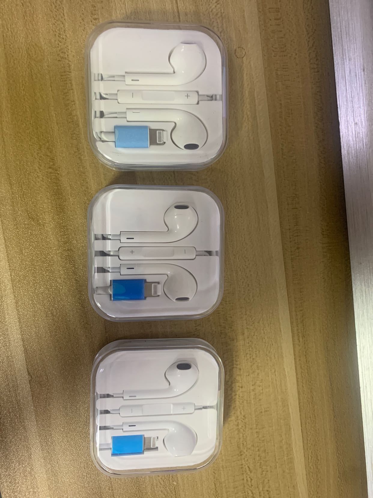 Lightning Wired In Ear Headset With Automatic Pop Up Feature