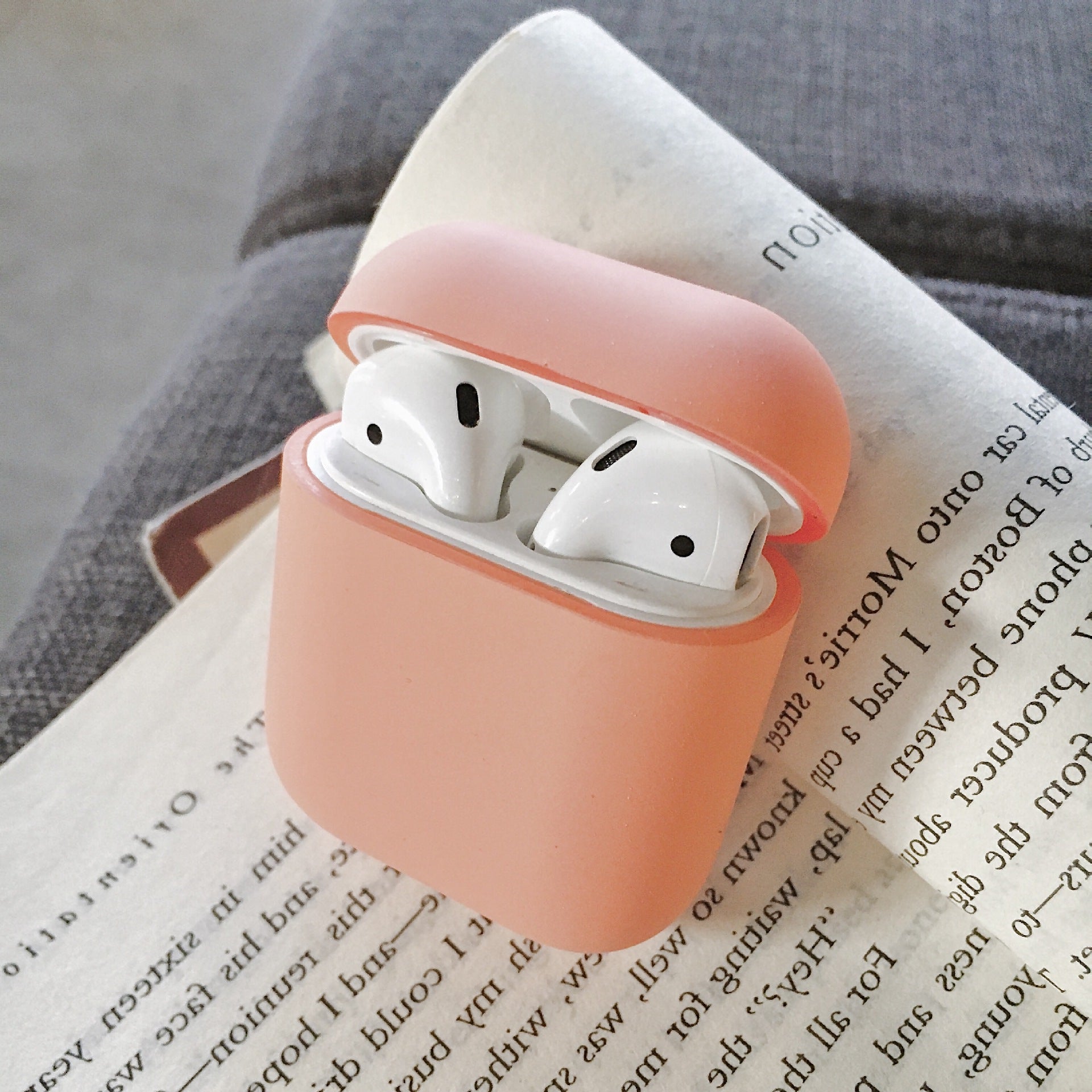 Wireless Bluetooth Earbud Charging Case Protective Cover With Clip