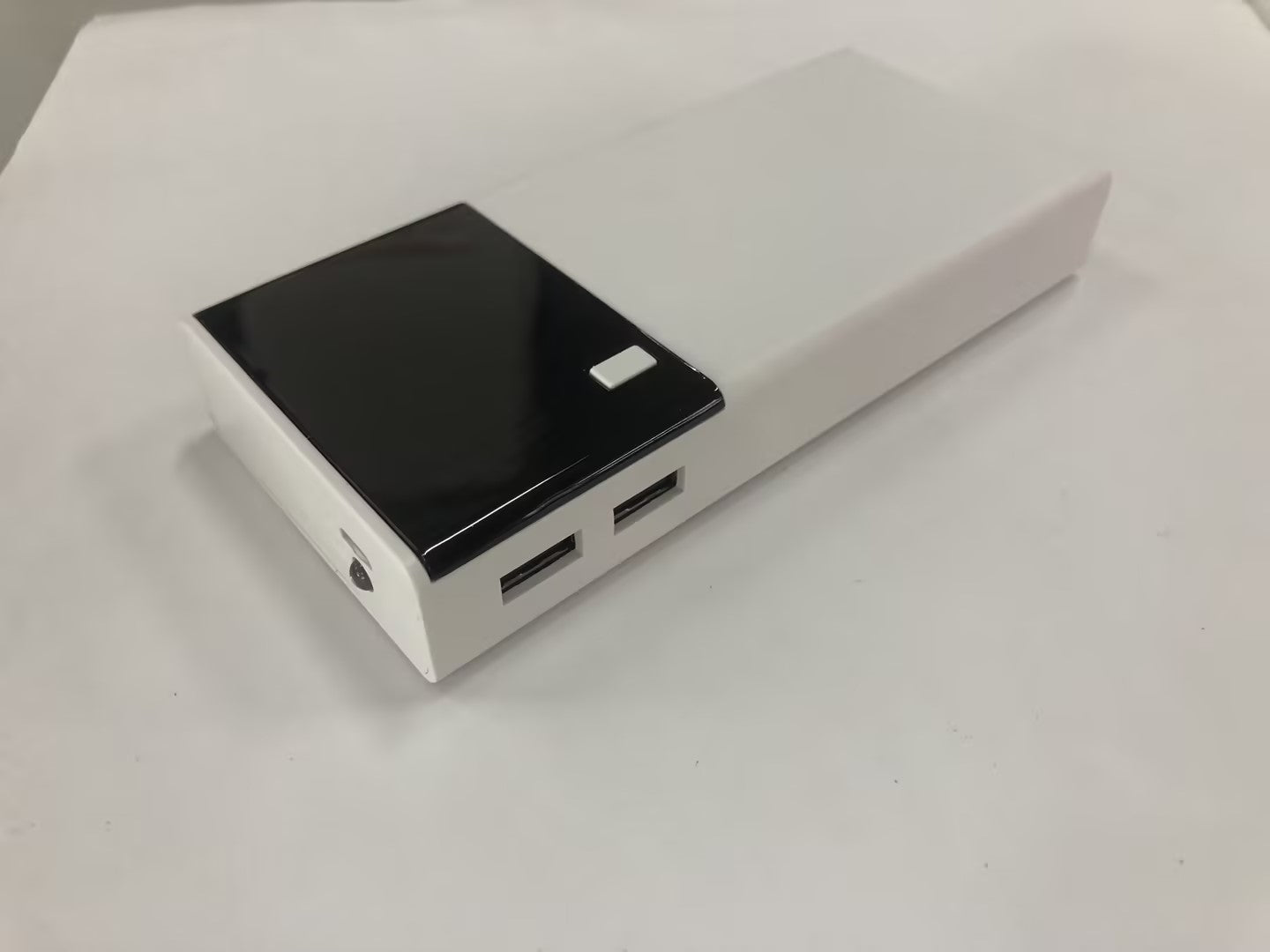 20000mAh High?Capacity Portable Power Bank With Durable Plastic Shell