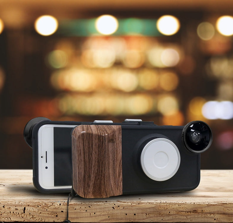 Phone Case With Built?In Fill Light And Clip?On Lens Support