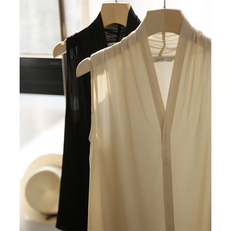 Women's Elegant Halter Neck Smooth Satin Camisole With Loose Fit