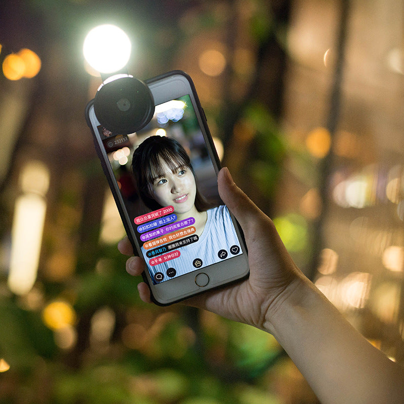 Wide?Angle Mobile Lens With Colorful Light Effects For Selfies