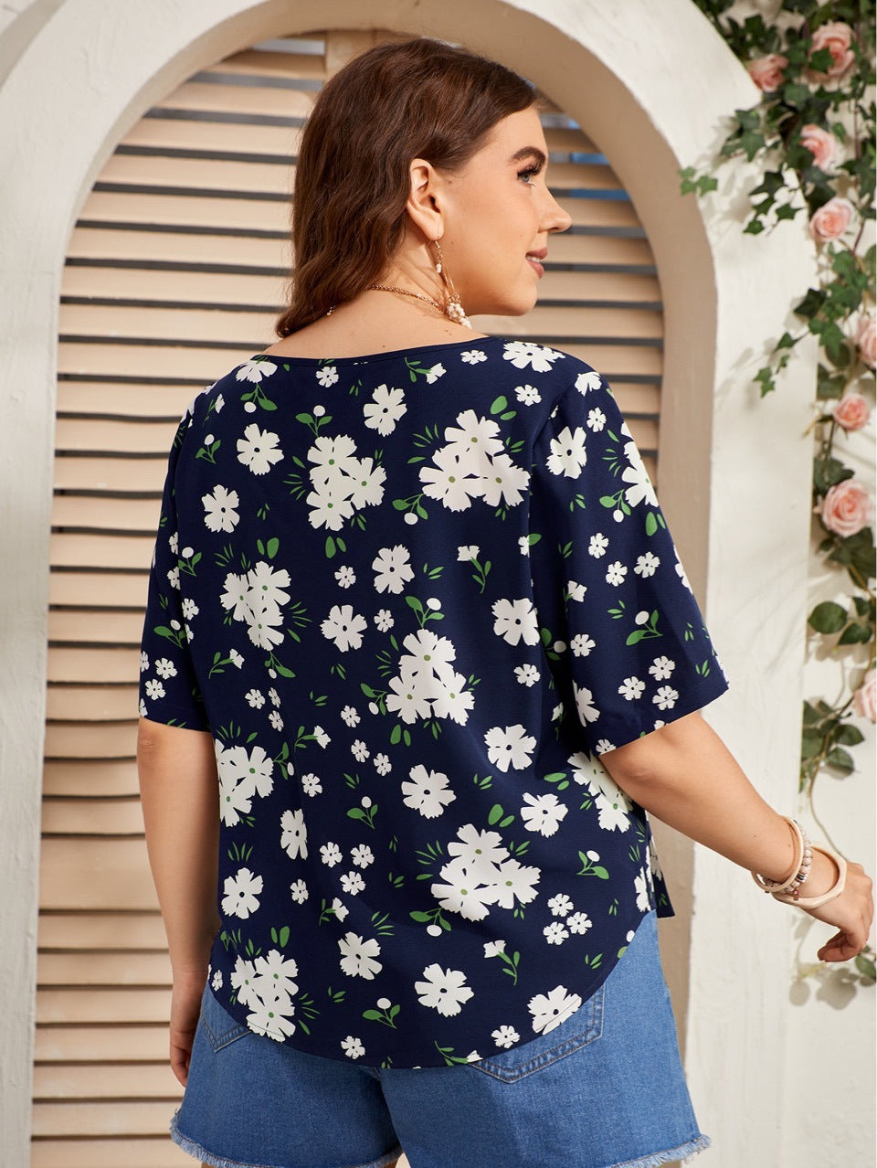 Elegant Dama Blouse Top For Women In Classic Style