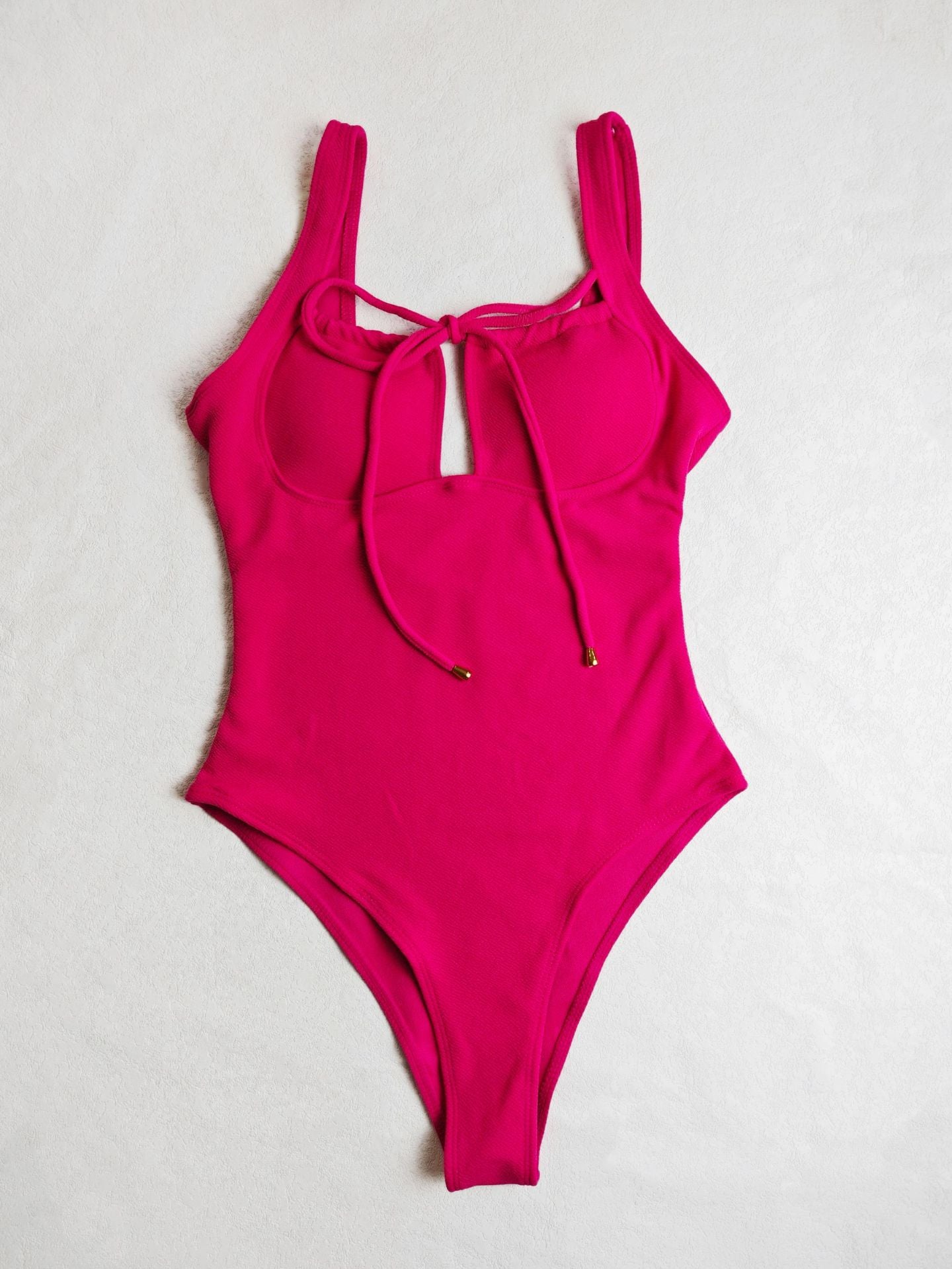 Solid Color One Piece Swimsuit With Sleek Minimalist Design