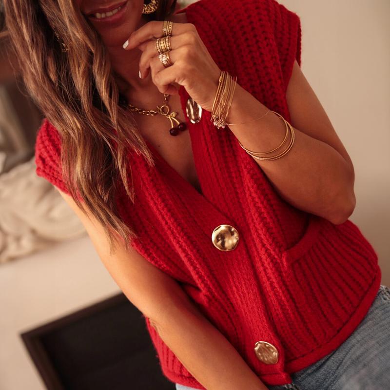 Textured Knitted Button-Front Waistcoat With Side Pockets