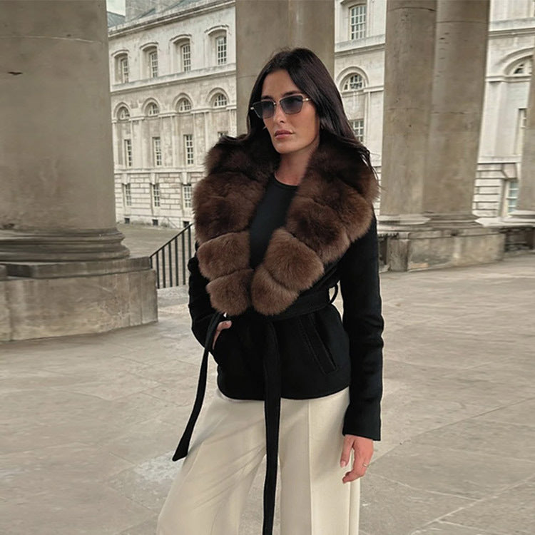 Simple Versatile Faux Fur Collar Coat With Tailored Fit