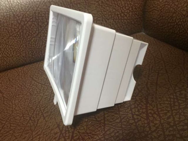F2 Mobile Phone Screen Magnifier With Foldable ABS Frame And Lens