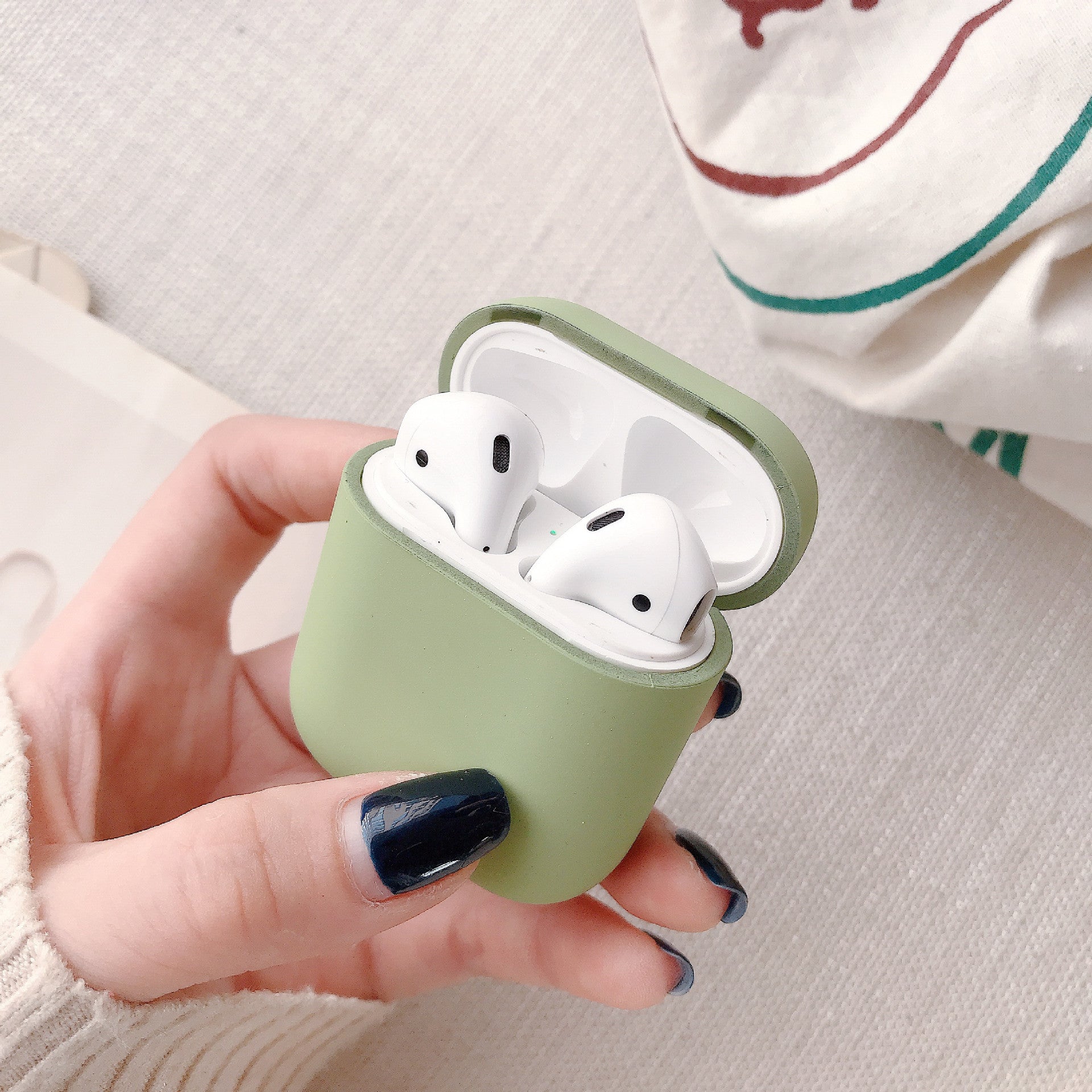 Wireless Bluetooth Earbud Charging Case Protective Cover With Clip