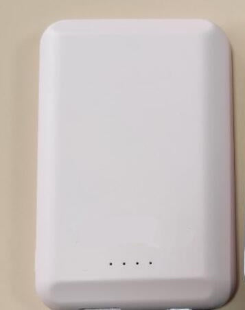 5000mAh Magnetic Wireless Power Bank With 85% Conversion Efficiency