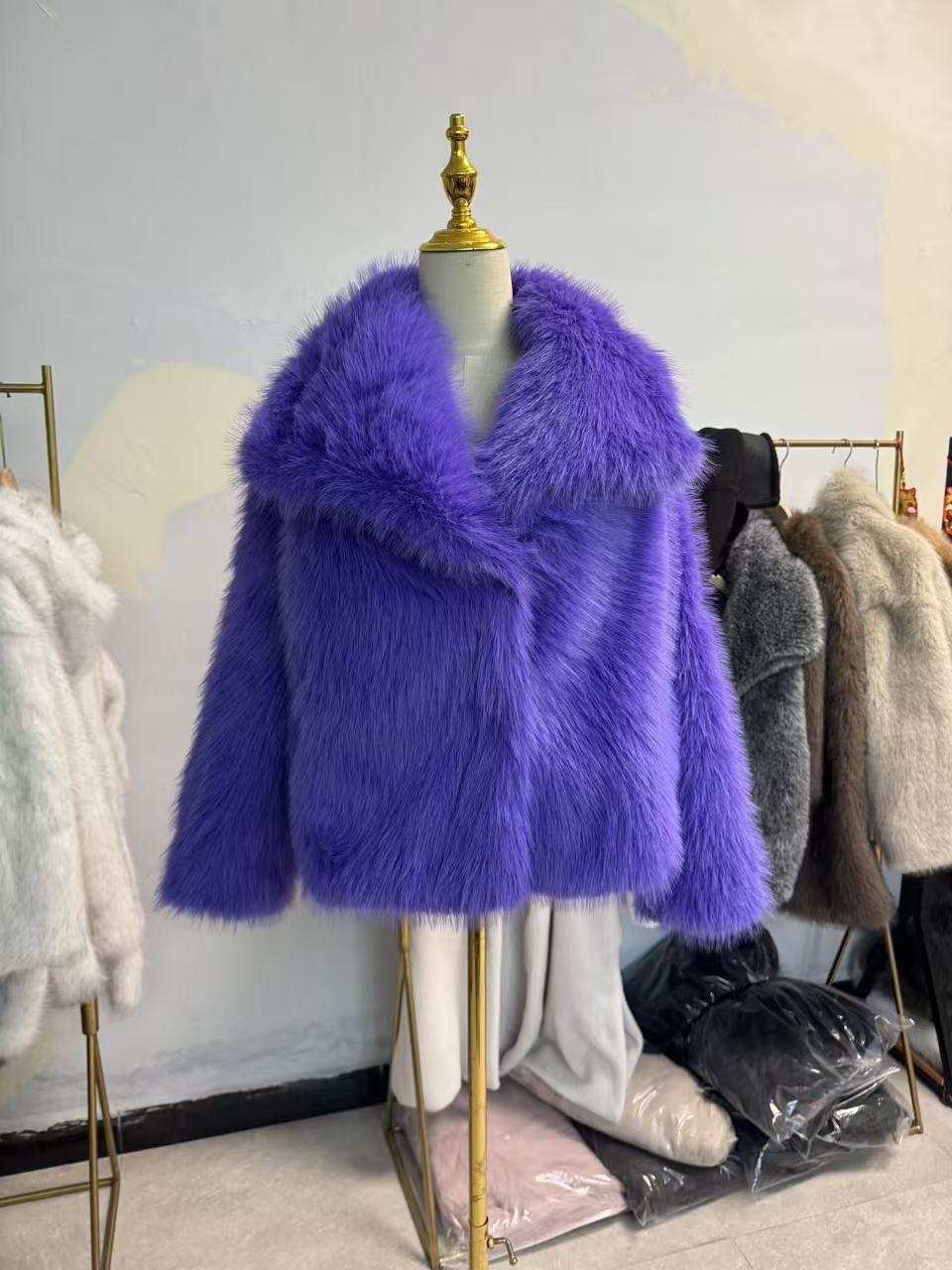 Versatile Solid-Color Long Sleeve Coat With Faux Fur Collar Options